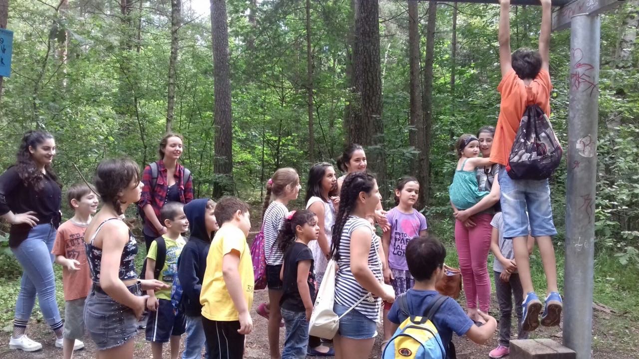 Der Ausflug in den Hauptsmoorwald war ein echtes Highlight: Am Trimm-Dich-Pfad konnten sich die Kinder austoben.