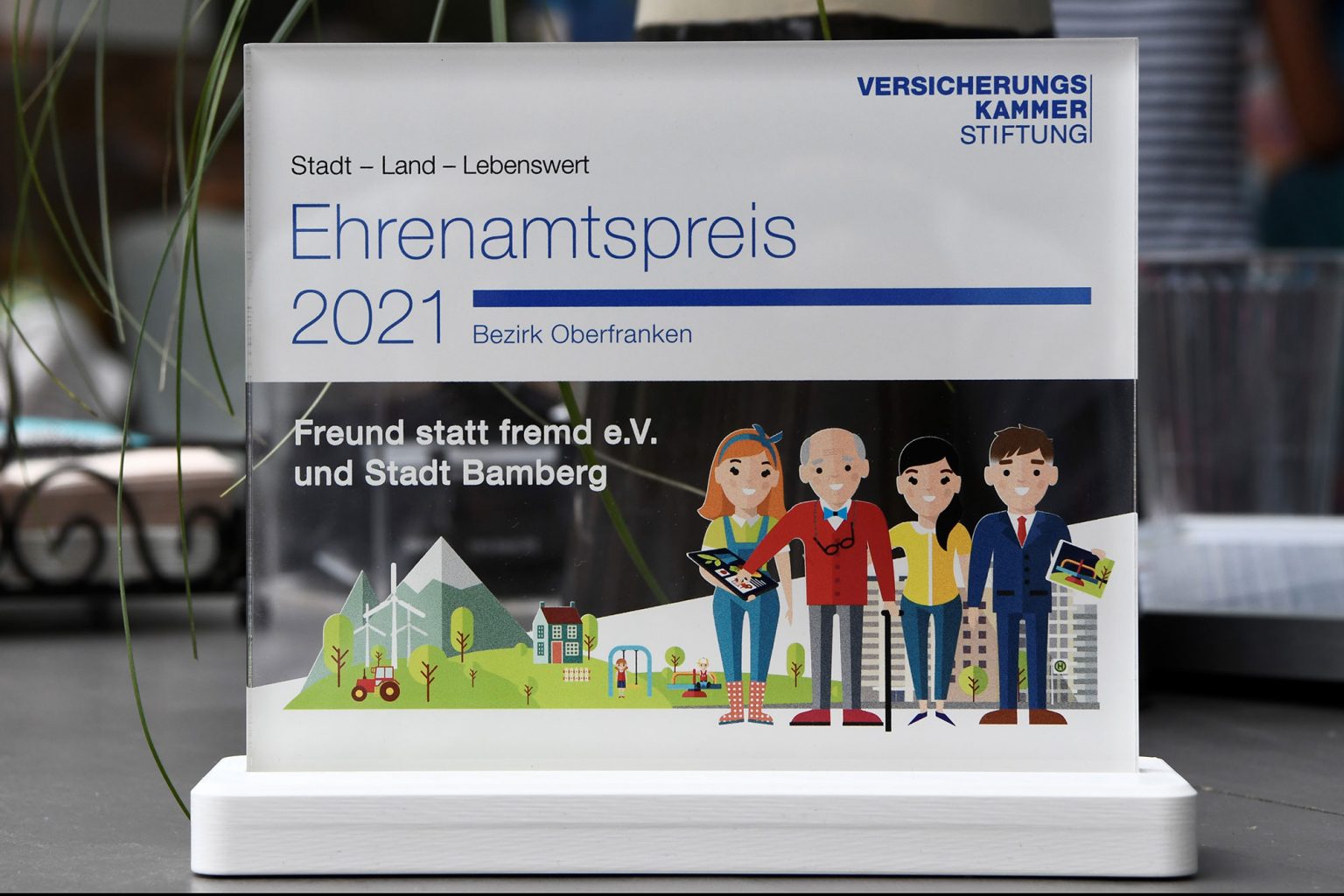 Freund statt fremd erhält Ehrenamtspreis 2021 für Oberfranken der Stiftung der Bayerischen Versicherungskammer.